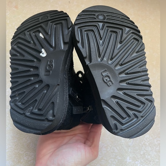 *Toddler Unisex* Ugg Neumel II Side Zip Black Logo Size 6 - Picture 5 of 5